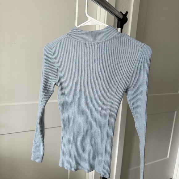 set of three sweaters. white, blue, brown. multi-brand. size s - Picture 6 of 12